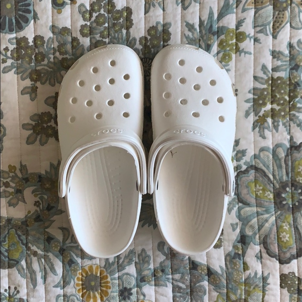 WHITE CROCS